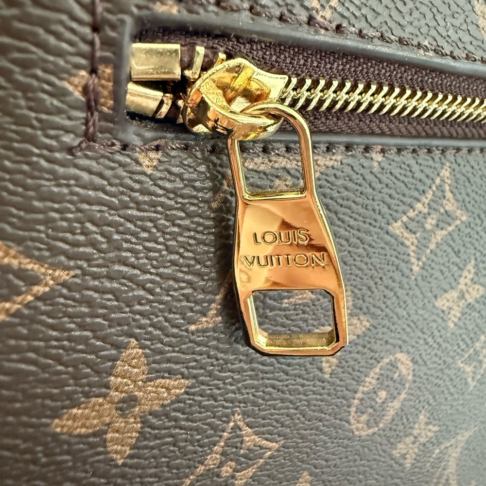 Lookalike Brown Monogram Crossbody Bag - Picture 7 of 7